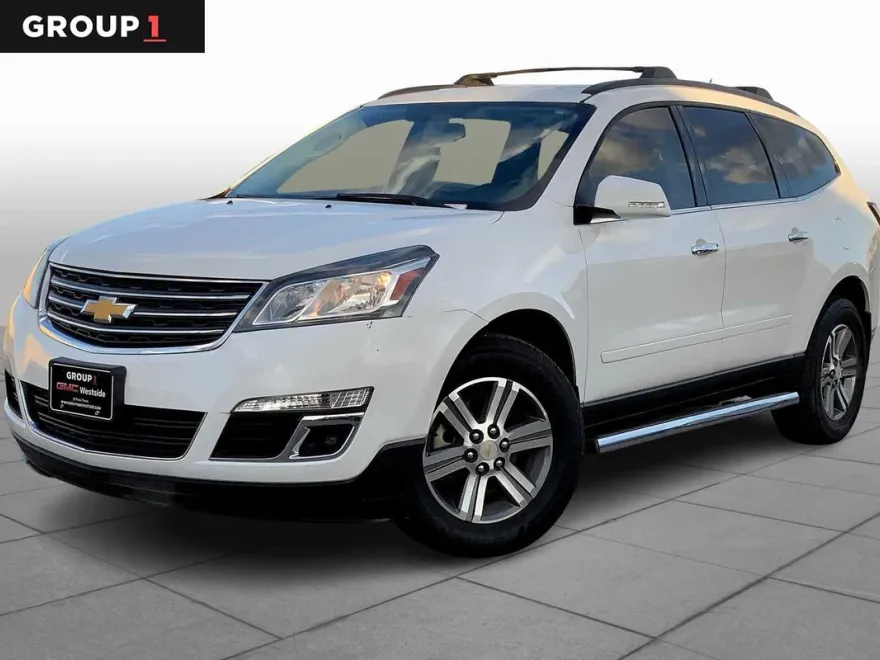 2017 Chevrolet Traverse 1LT photo 1