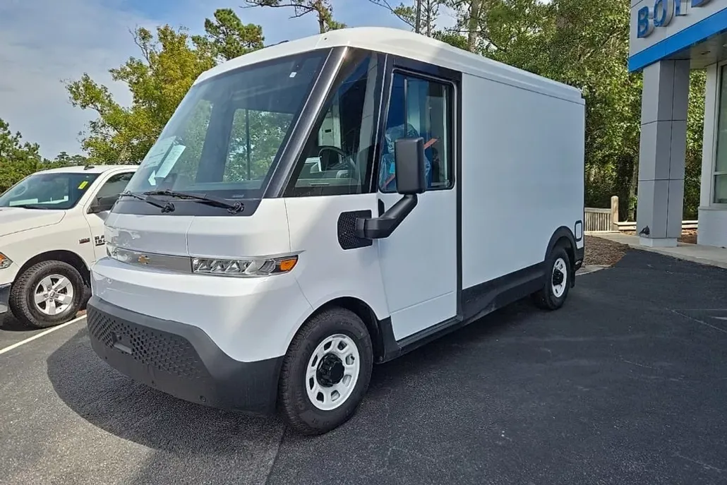 2025 Chevrolet BrightDrop 400 photo 1