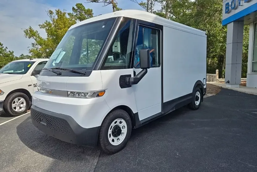 2025 Chevrolet BrightDrop 400 photo 1