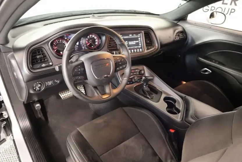 2023 Dodge Challenger GT photo 1