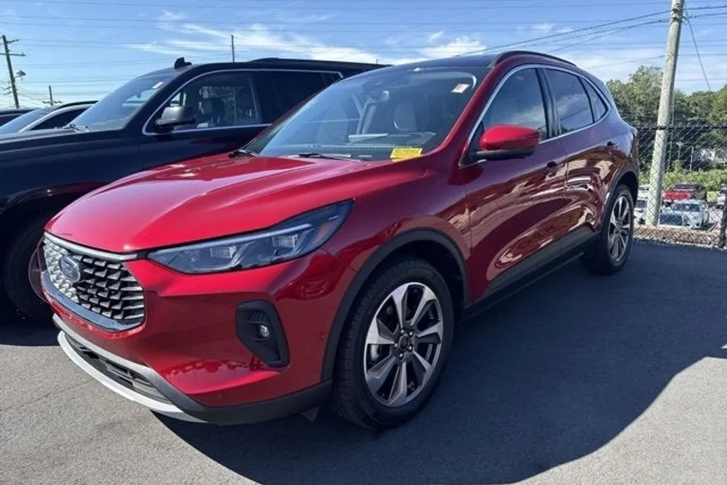2024 Ford Escape Platinum photo 1