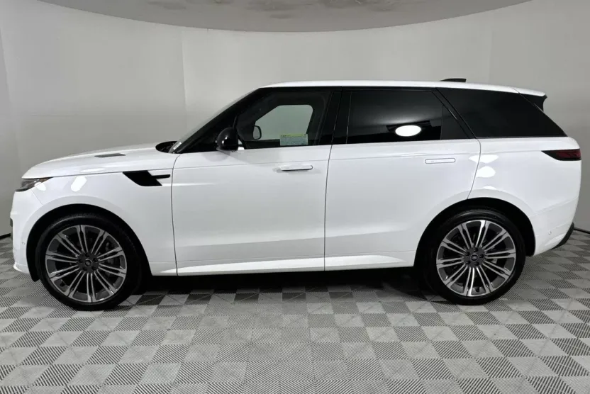 2025 Land Rover Range Rover Sport SE photo 1
