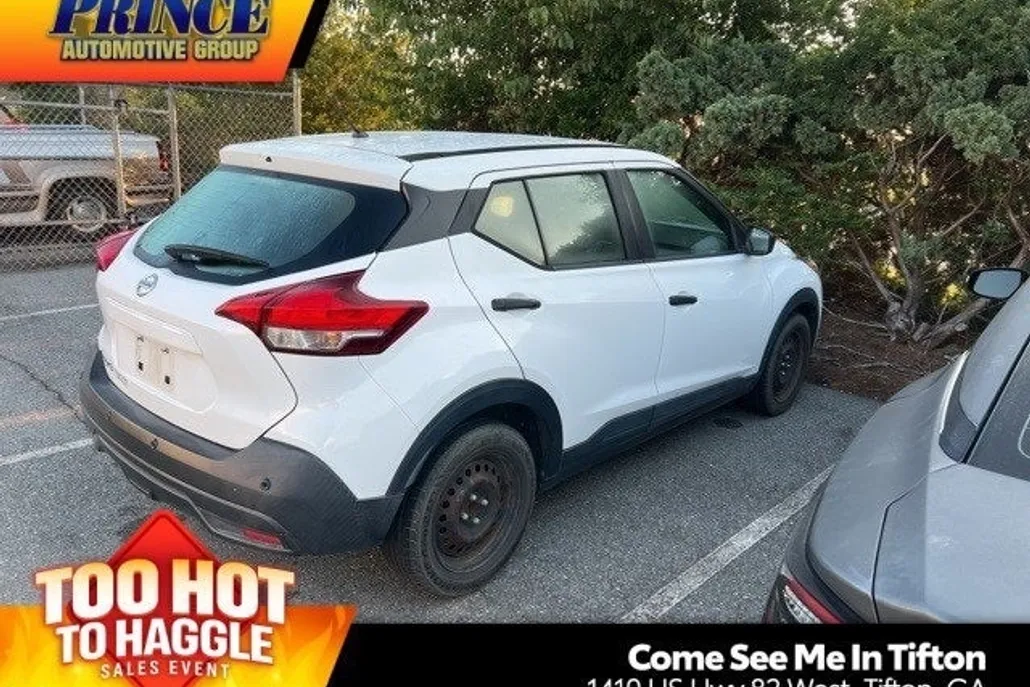 2020 Nissan Kicks S photo 1