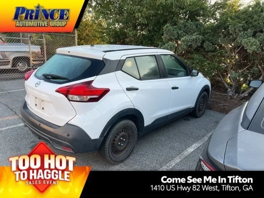 2020 Nissan Kicks S photo 1