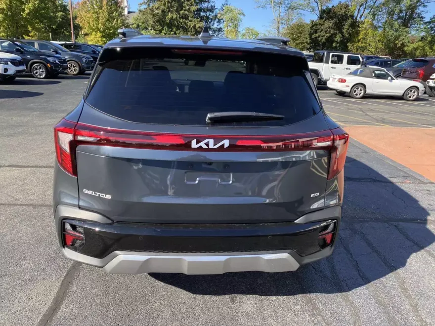 2026 Kia Seltos EX photo 1