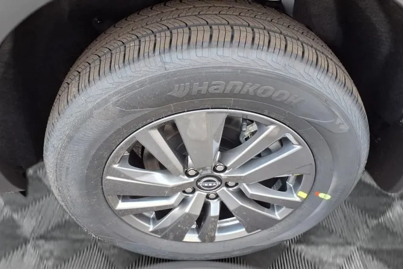 2025 Nissan Pathfinder S photo 1