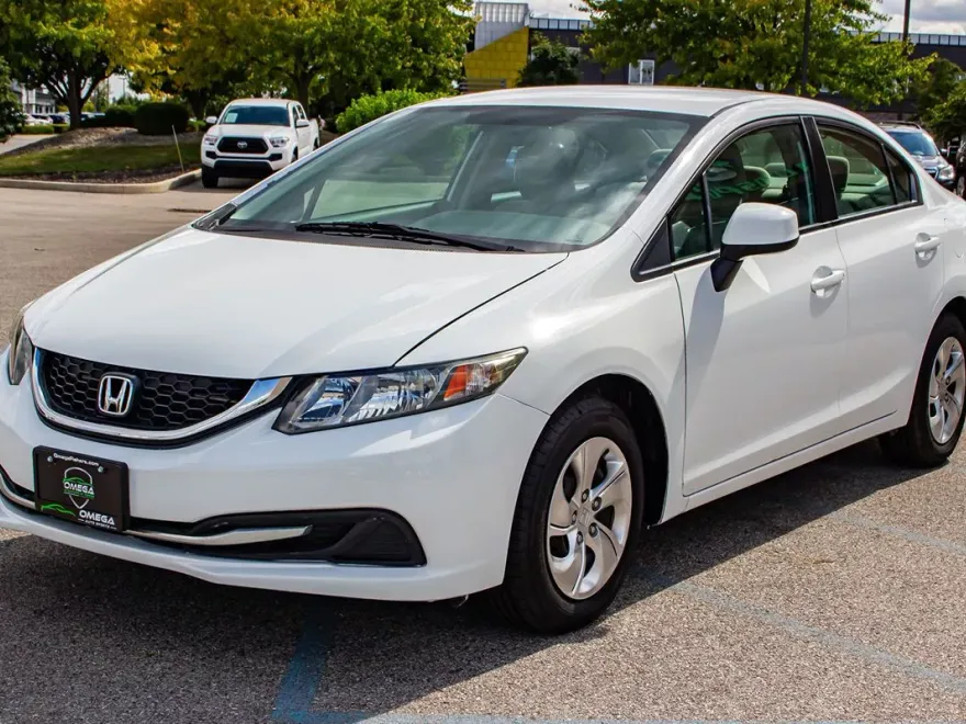 2013 Honda Civic LX photo 1