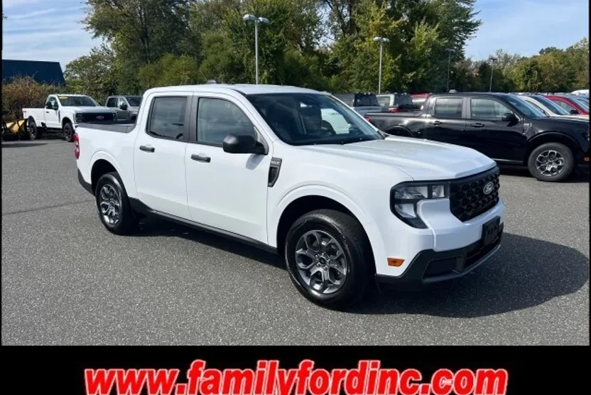 2025 Ford Maverick XLT photo 1