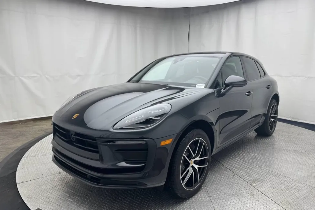 2025 Porsche Macan Base photo 1