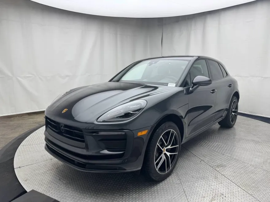 2025 Porsche Macan Base photo 1