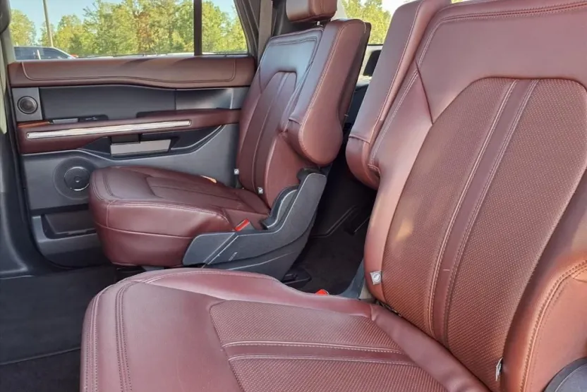 2022 Ford Expedition MAX Limited photo 1