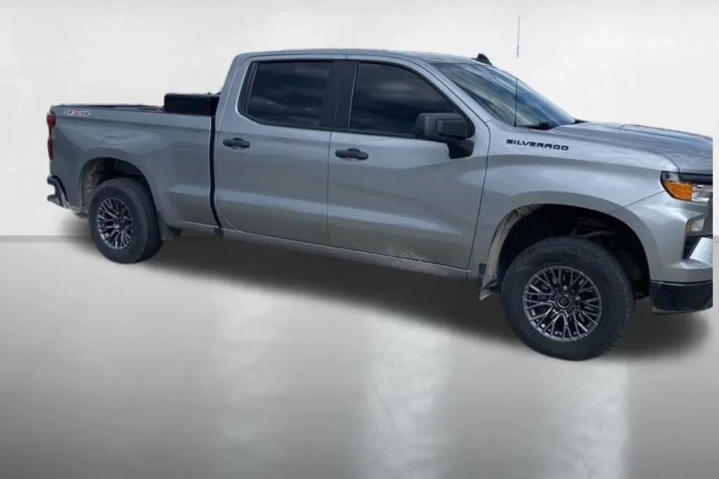 2024 Chevrolet Silverado 1500 photo 1