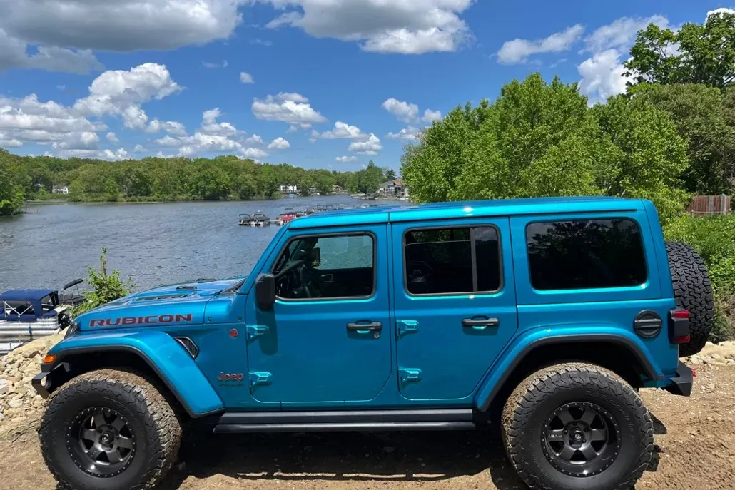 2019 Jeep Wrangler Unlimited Sahara photo 1