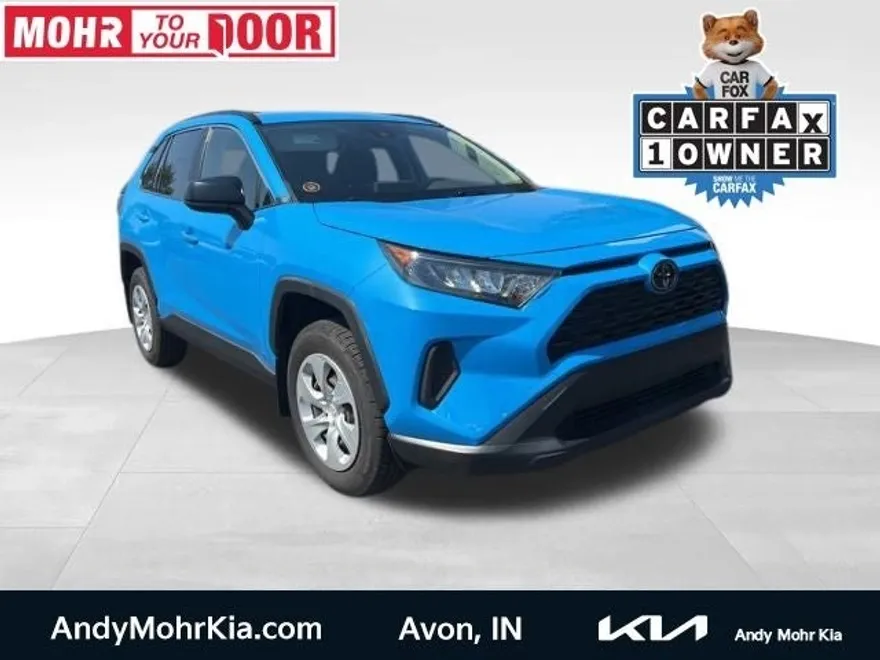 2019 Toyota RAV4 LE photo 1