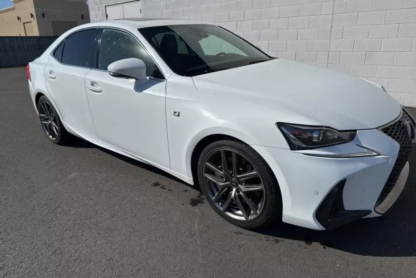 2019 Lexus IS 300 photo 1