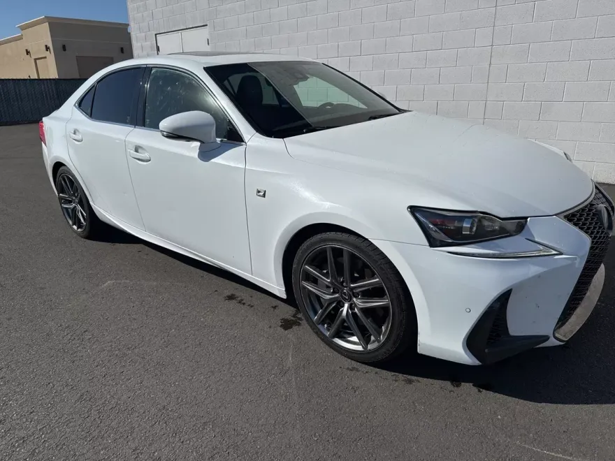 2019 Lexus IS 300 photo 1