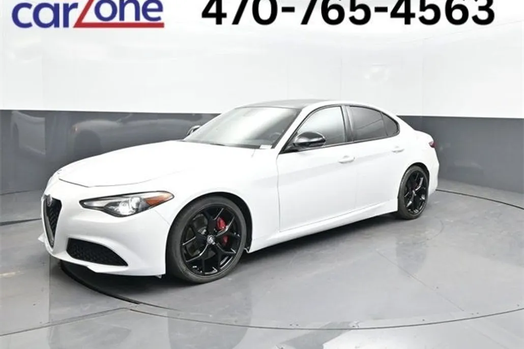 2019 Alfa Romeo Giulia photo 1