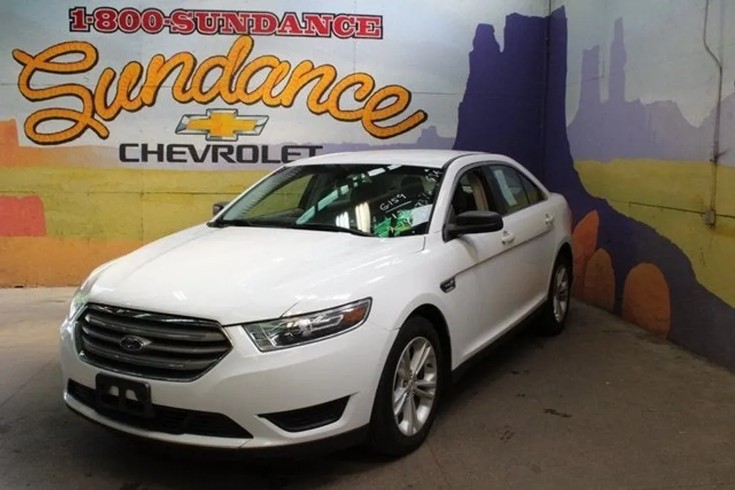 2018 Ford Taurus SE photo 1