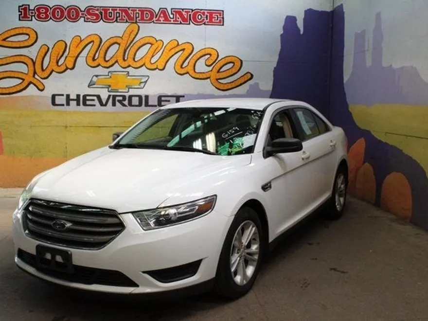 2018 Ford Taurus SE photo 1