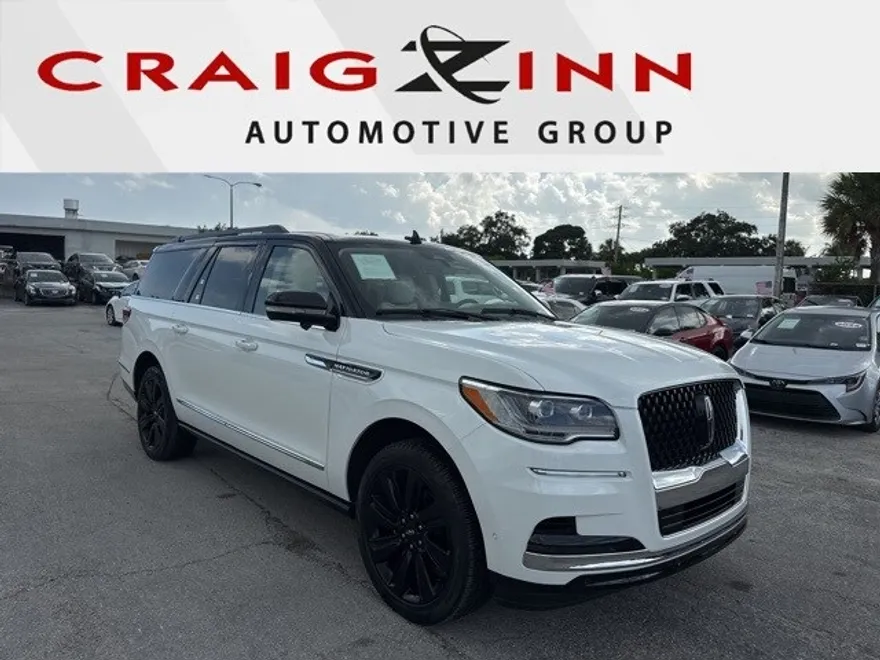 2024 Lincoln Navigator Black Label photo 1