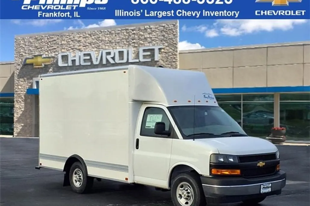 2025 Chevrolet Express 3500 Cutaway Van photo 1