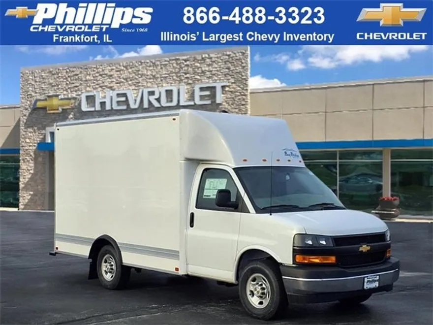 2025 Chevrolet Express 3500 Cutaway Van photo 1
