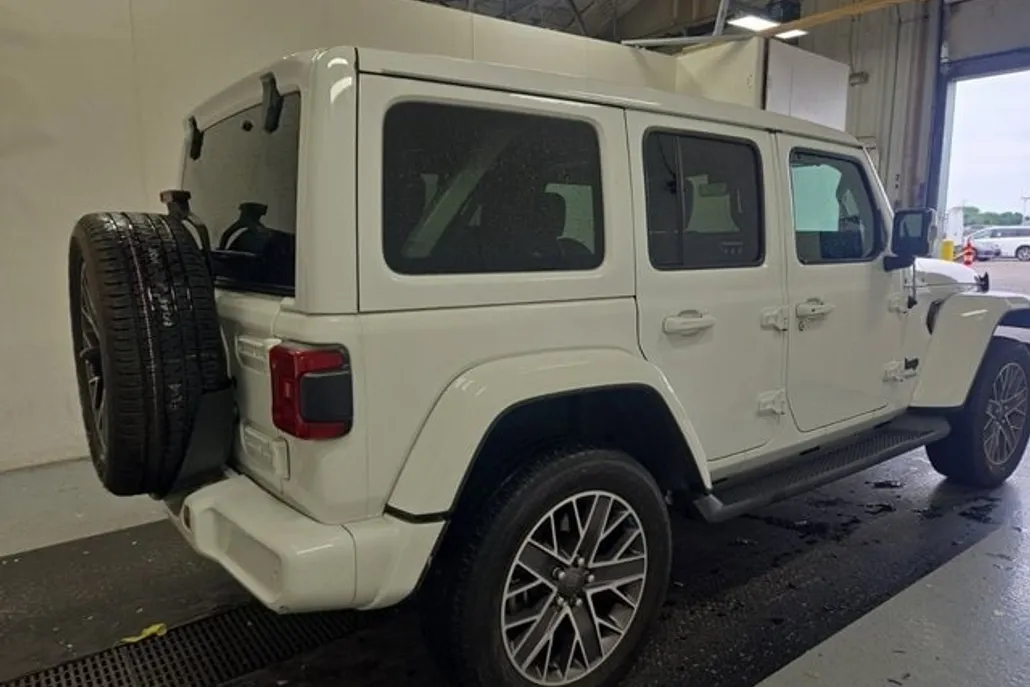 2022 Jeep Wrangler Unlimited 4xe Sahara High Altitude photo 1