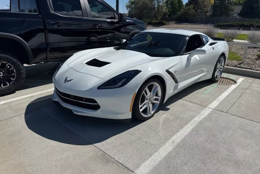 2019 Chevrolet Corvette Stingray 1LT photo 1