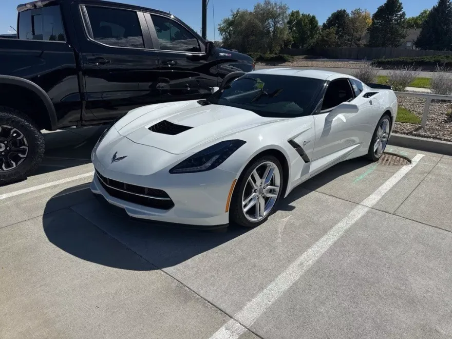 2019 Chevrolet Corvette Stingray 1LT photo 1