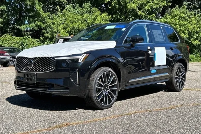 2026 Volvo XC90 Plus photo 1