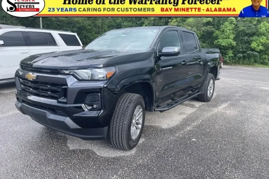 2024 Chevrolet Colorado LT photo 1