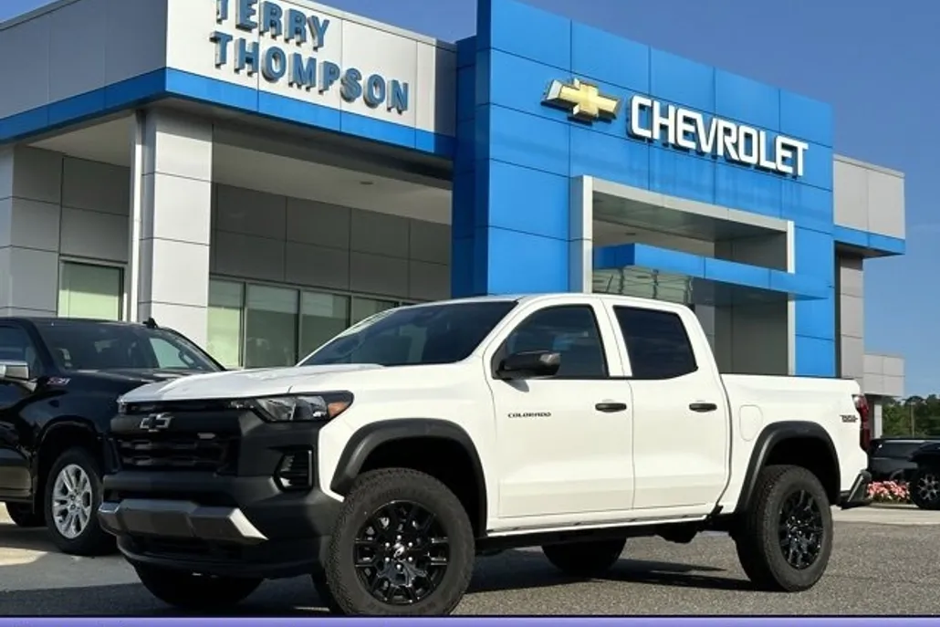 2025 Chevrolet Colorado Trail Boss photo 1