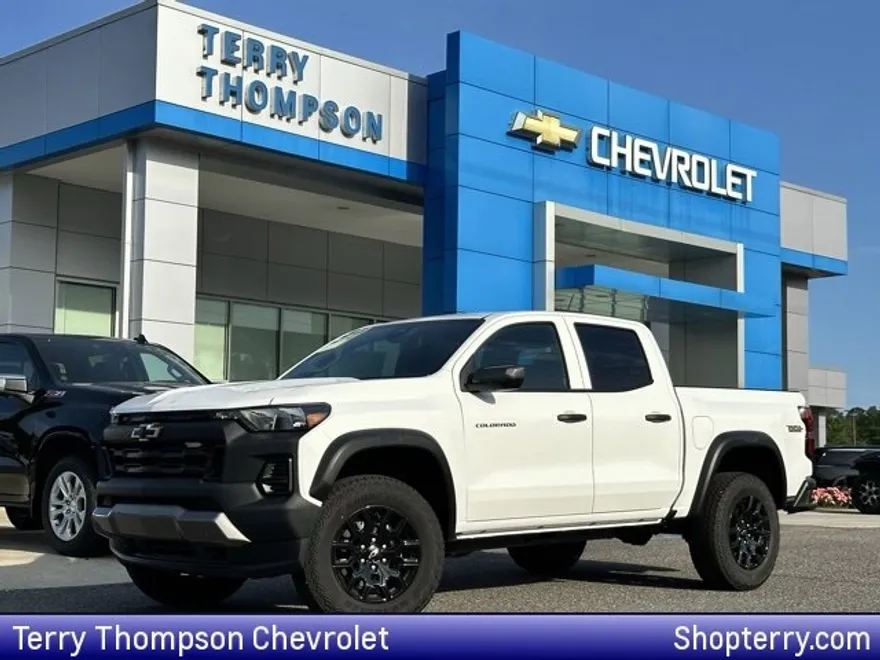 2025 Chevrolet Colorado Trail Boss photo 1