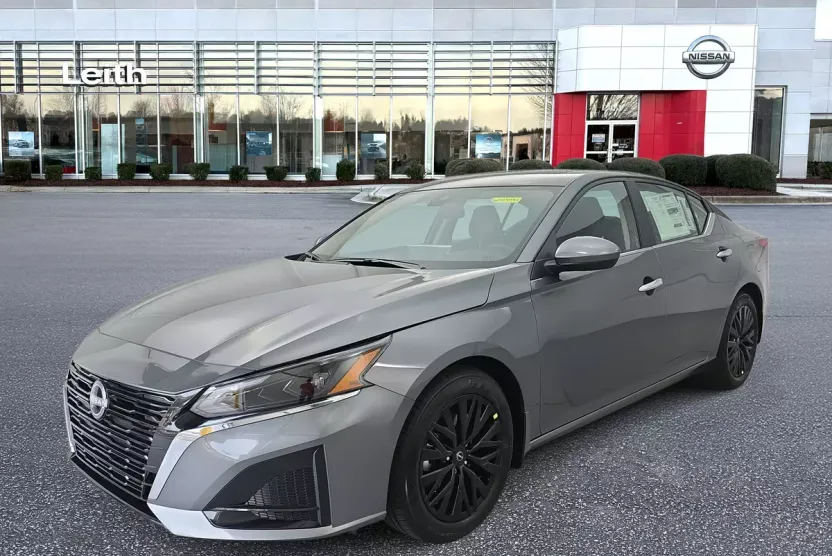 2025 Nissan Altima SV photo 1