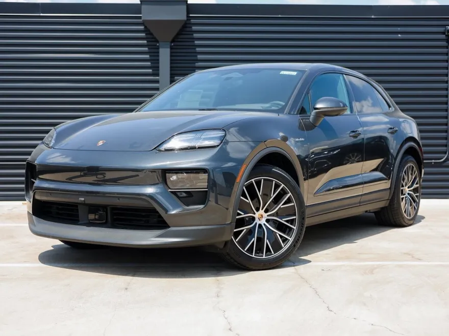 2025 Porsche Macan Electric photo 1