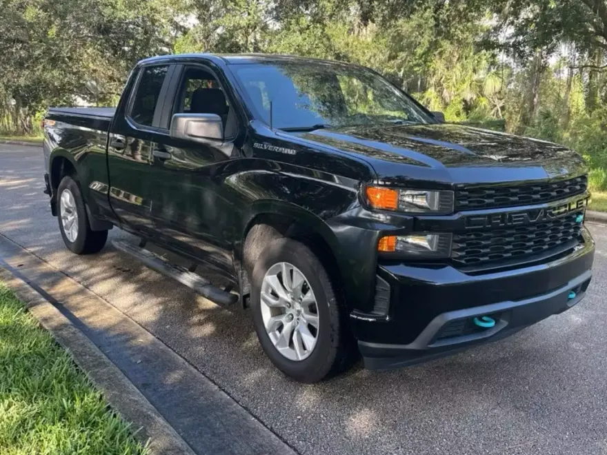 2019 Chevrolet Silverado 1500 Custom photo 1