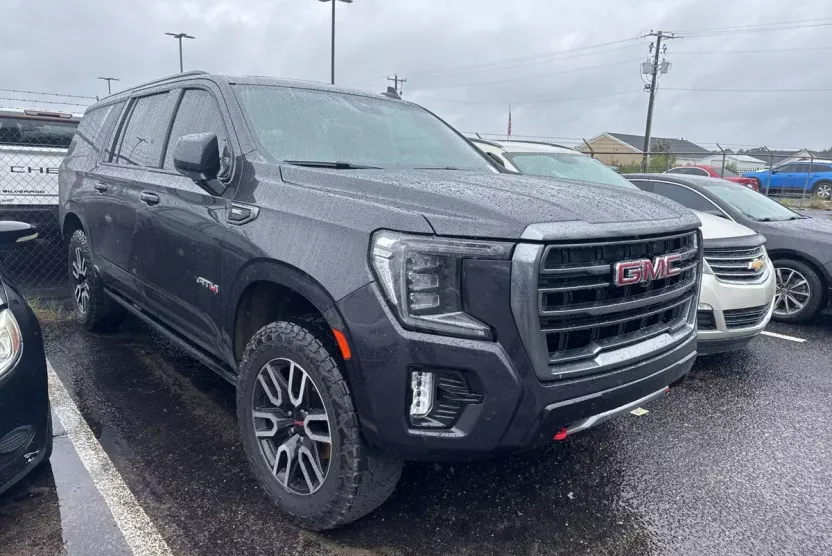 2023 Gmc Yukon XL AT4 photo 1