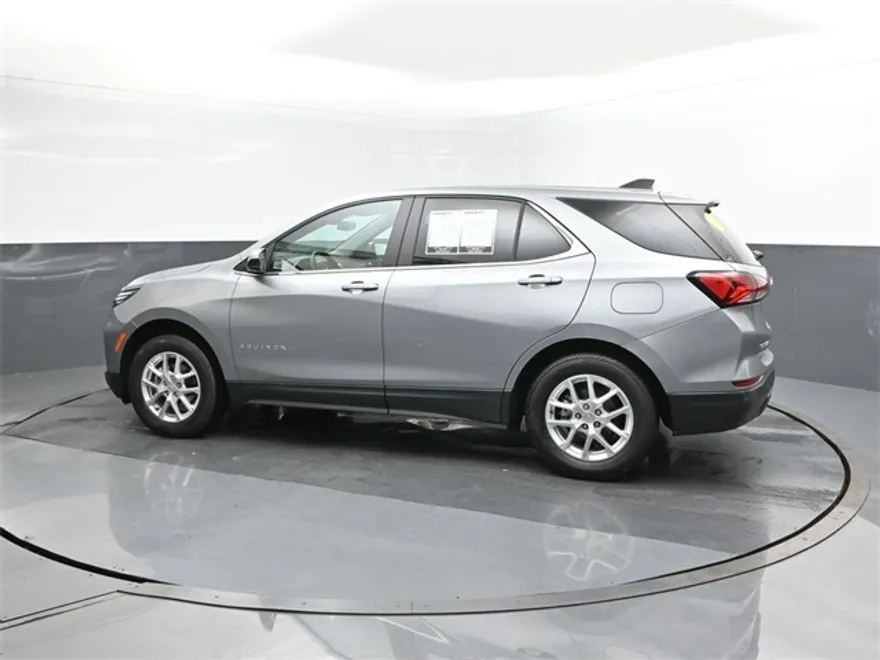 2024 Chevrolet Equinox LT photo 1