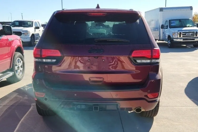 2021 Jeep Grand Cherokee Laredo X photo 1