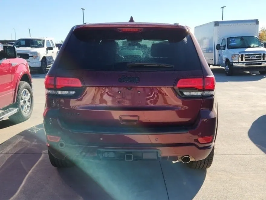 2021 Jeep Grand Cherokee Laredo X photo 1