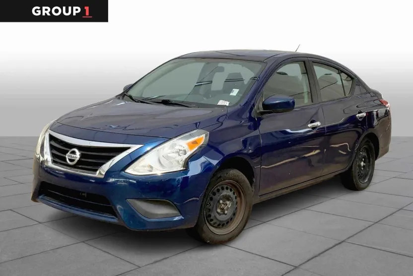 2019 Nissan Versa SV photo 1