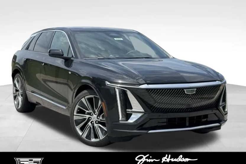 2025 Cadillac Lyriq Luxury photo 1