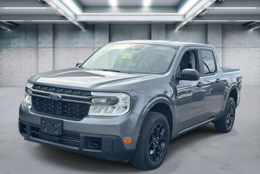 2022 Ford Maverick XLT photo 1