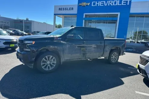 2021 Chevrolet Silverado 1500 RST photo 2