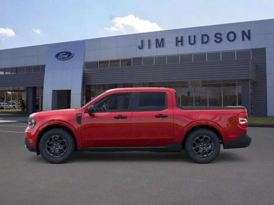 2025 Ford Maverick XLT photo 1