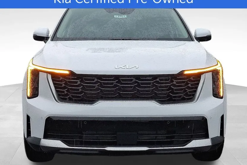 2025 Kia Sorento S photo 1