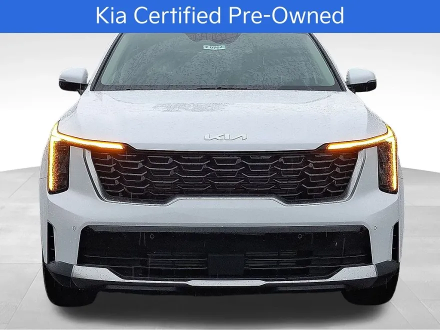 2025 Kia Sorento S photo 1