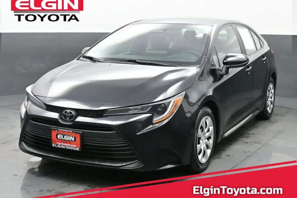 2023 Toyota Corolla LE photo 1