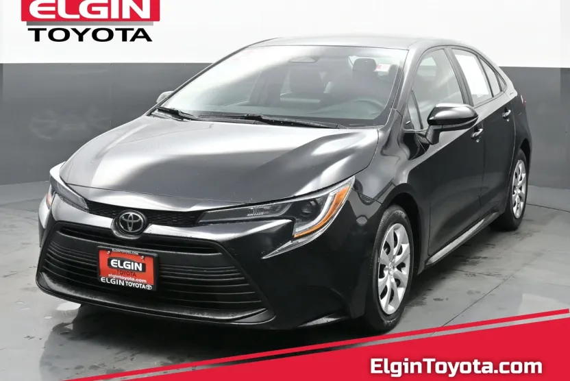 2023 Toyota Corolla LE photo 1