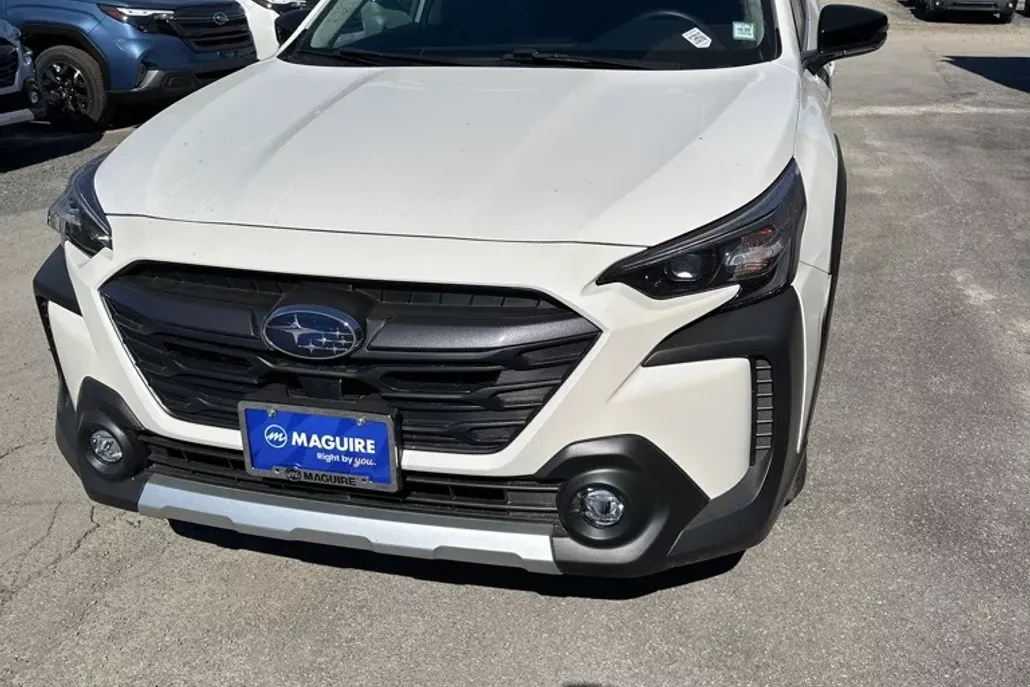 2025 Subaru Outback Limited photo 1